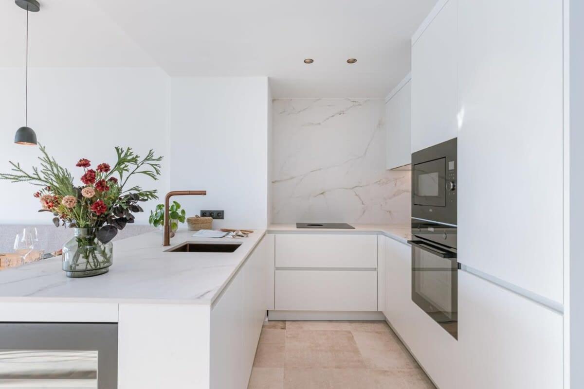 Stunning And Modern Apartment With Sunny Balcony Кнокке-Хейст Экстерьер фото