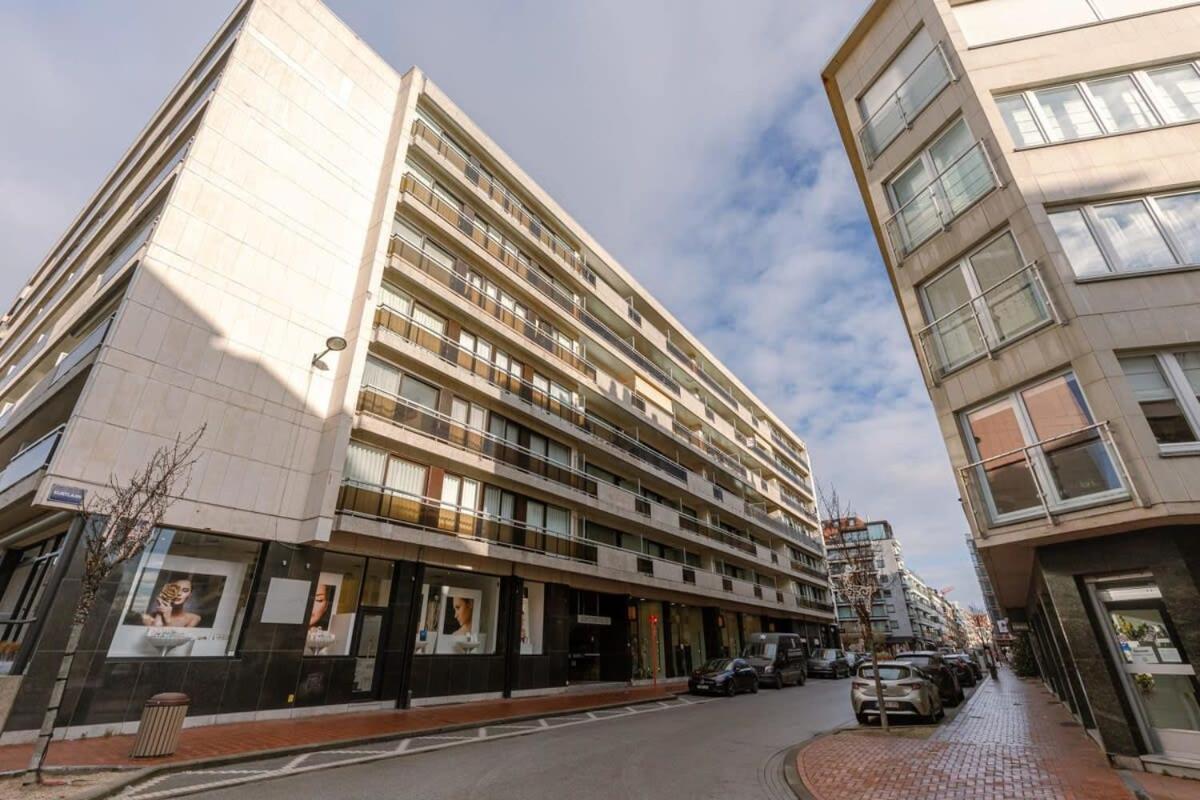 Stunning And Modern Apartment With Sunny Balcony Кнокке-Хейст Экстерьер фото
