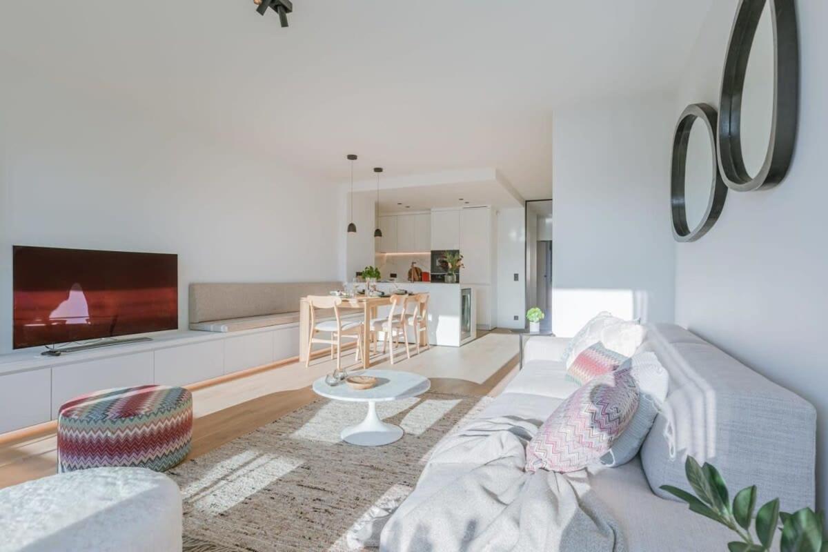 Stunning And Modern Apartment With Sunny Balcony Кнокке-Хейст Экстерьер фото
